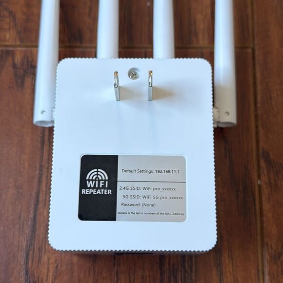 NWOT WiFi Extender Booster 1200Mbps Dual Band 5GHz/2.4GHz Signal 10000sq. ft - Picture 6 of 10